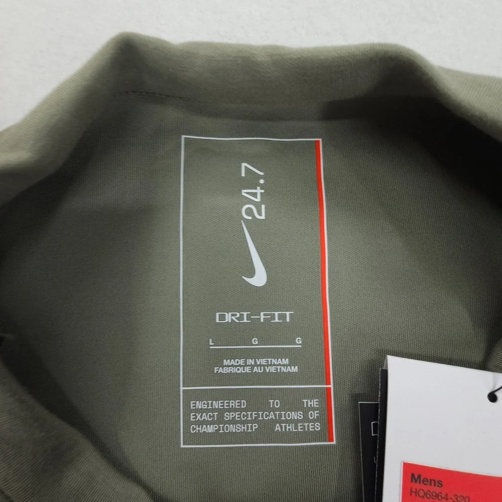 Nike Crewneck Sweatshirt Mens L Light Army/Green 24.7 ImpossiblySoft Dri-Fit NWT